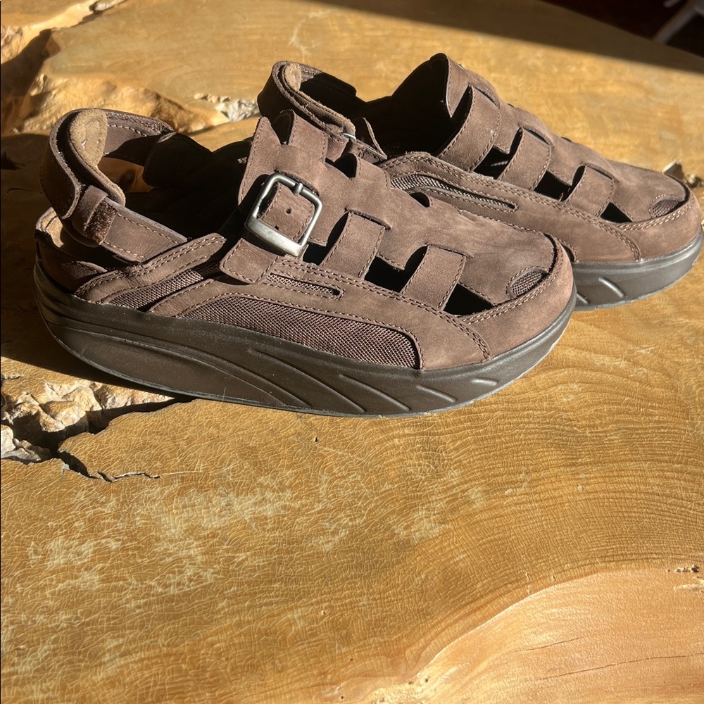 Women’s Men’s Unisex MBT Rocker Sole Fisherman Gil Gil Sandals Men SZ US 6 Brown